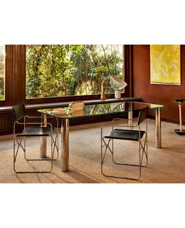 Marcuso transparent crystal table with steel feet