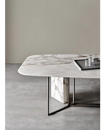 Plinto Table - Model Biscuit